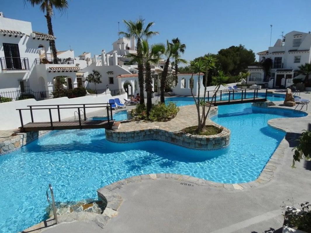 Sprzedaż szeregowego domku w  Barrio Villamartín , Orihuela photo 2