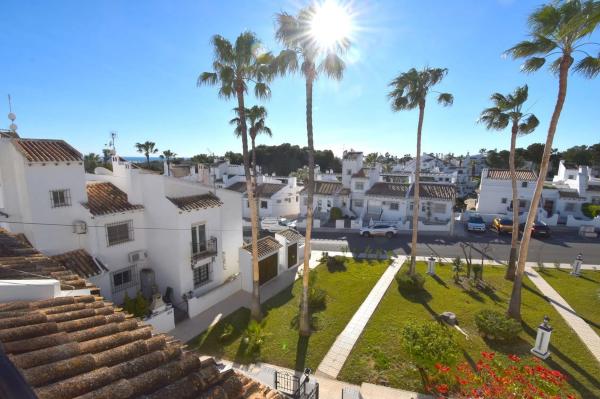 Chalet adosado en venta en  Barrio Villamartín , Orihuela photo 3