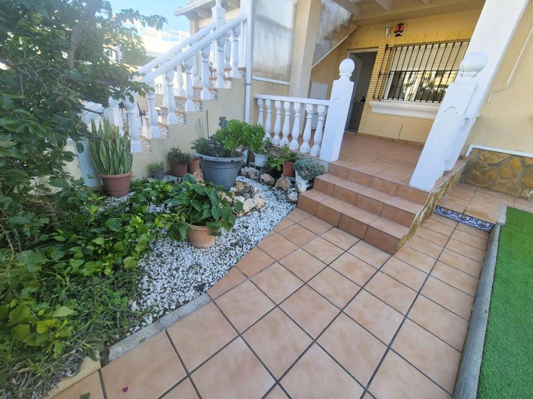 Venta de piso en Barrio Villamartín, Orihuela
photo 2