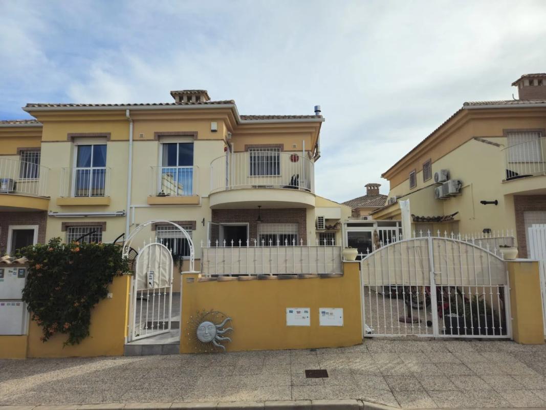 Продажа отдельного шале в  Barrio Villamartín, Ориуэла photo 2
