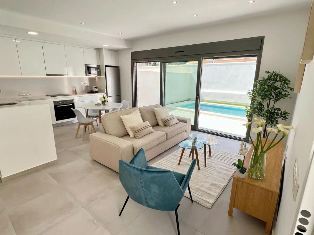 Venta de chalet independiente en Barrio Villamartín, Orihuela
photo 2