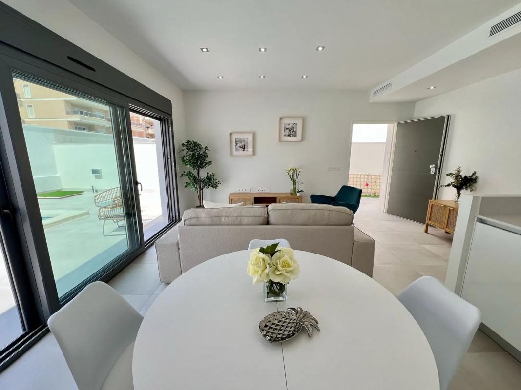 Venta de chalet independiente en Barrio Villamartín, Orihuela
photo 3