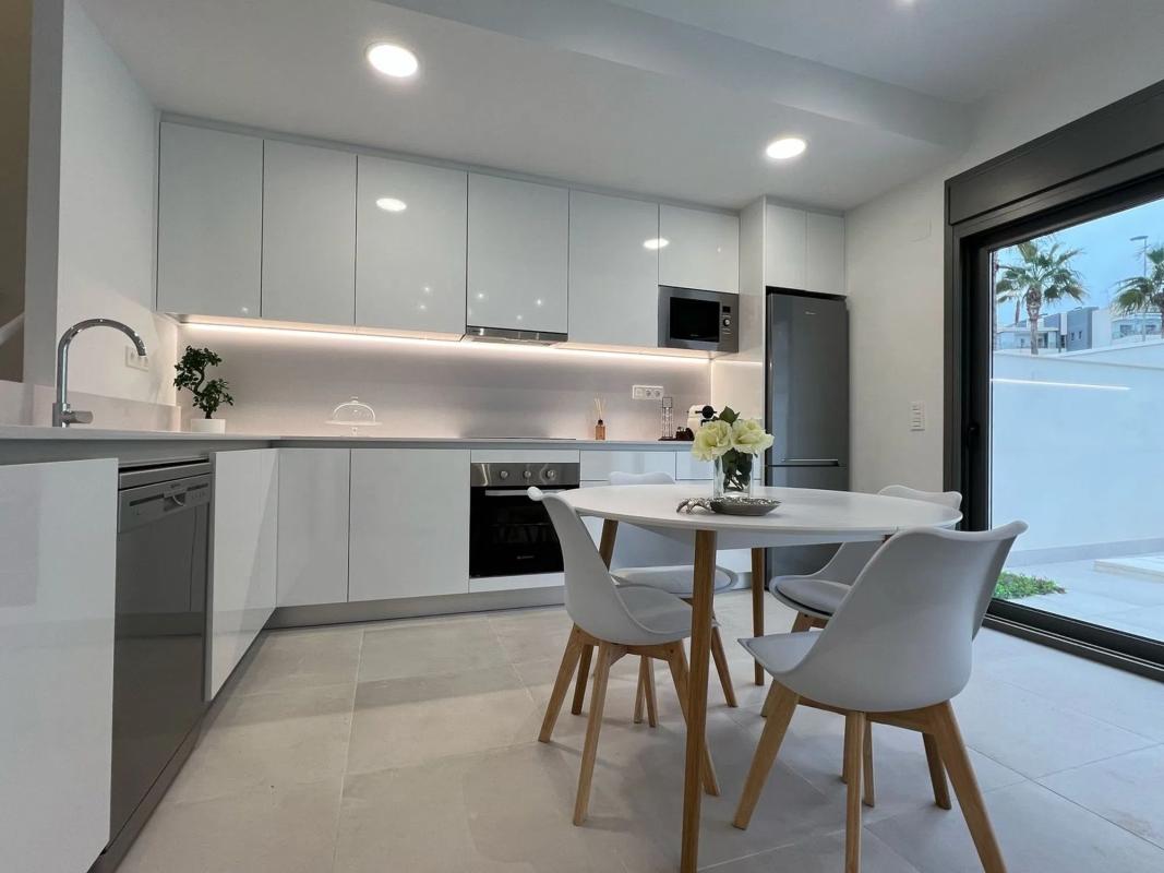 Venta de chalet independiente en Barrio Villamartín, Orihuela
photo 4
