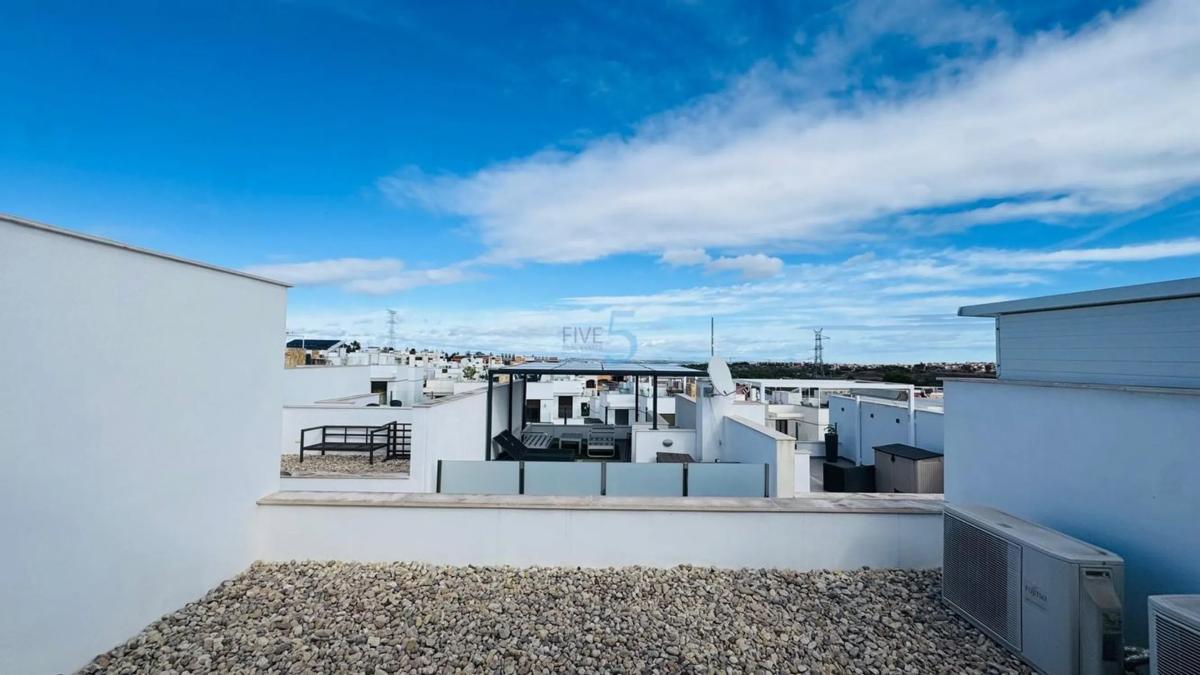 Venta de chalet independiente en Barrio Villamartín, Orihuela
 photo 3