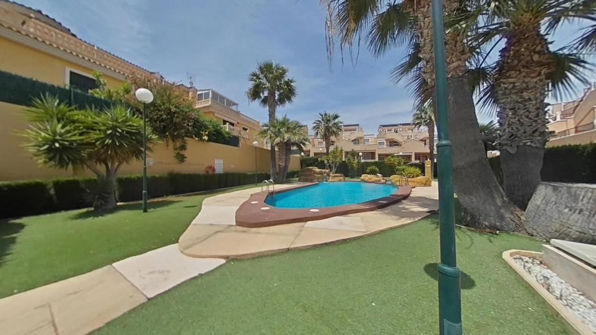Venta de chalet independiente en Calle Ebro, Orihuela
 photo 4