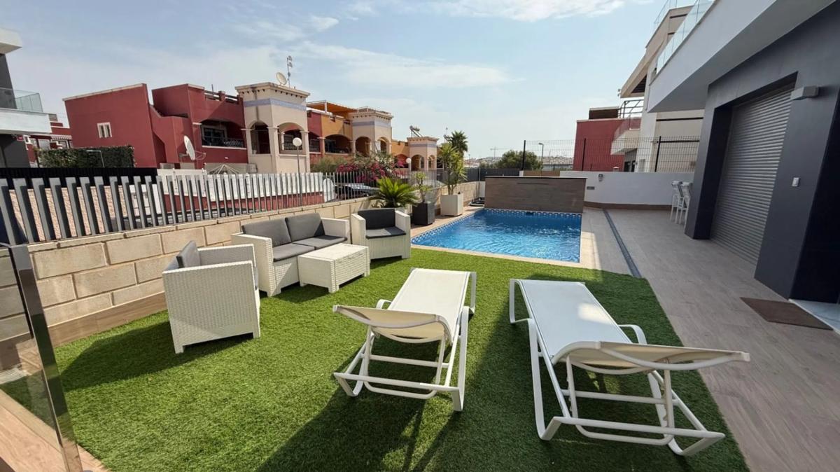Venta de chalet independiente en Calle Navia, Orihuela
 photo 5