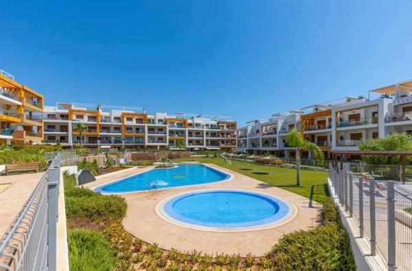 Venta de piso en Barrio Villamartín, Orihuela
 photo 1