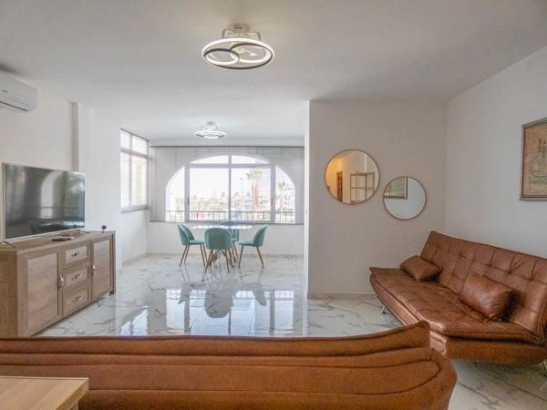 Venta de piso en Avenida de las Brisas, Orihuela
thumbnail 1