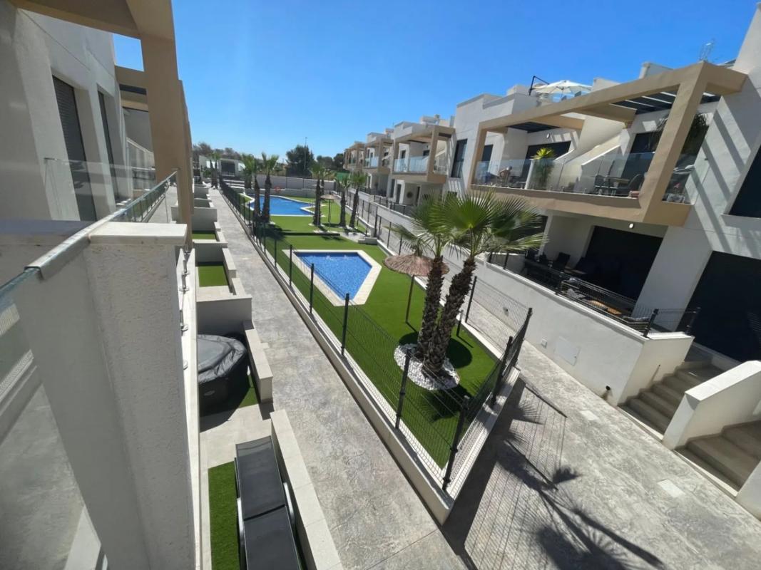 Venta de piso en Calle Ebro, Orihuela
 photo 2