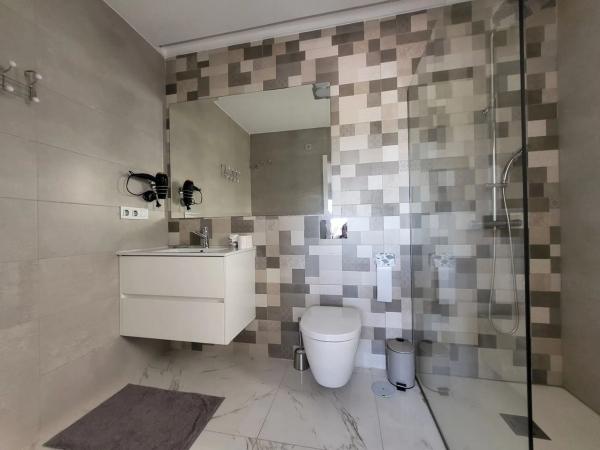 Chalet independiente en venta en Barrio Villamartín, Orihuela
 photo 1