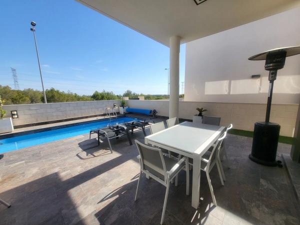 Chalet independiente en venta en Calle Miño, 1, Orihuela
 photo 3