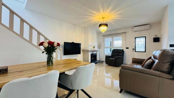 Chalet independiente en venta en Barrio Villamartín, Orihuela
 photo 4