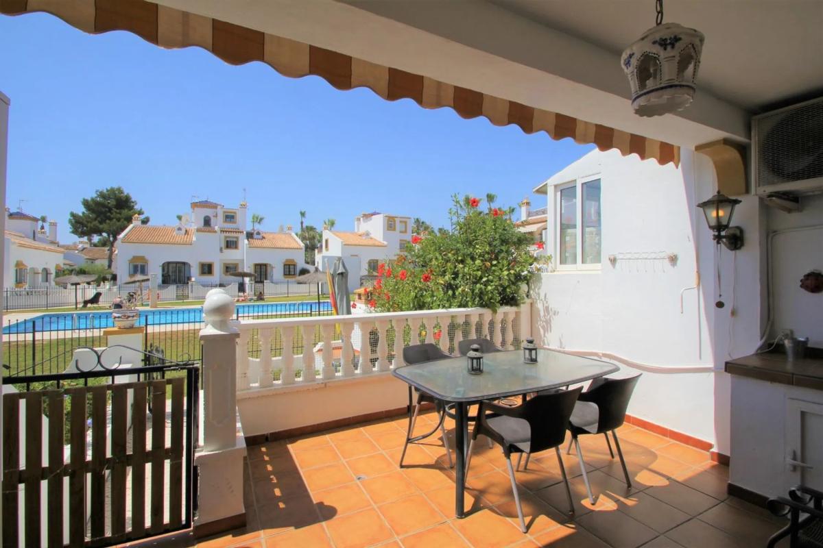 Продажа отдельного шале в  Barrio Villamartín, Ориуэла photo 5