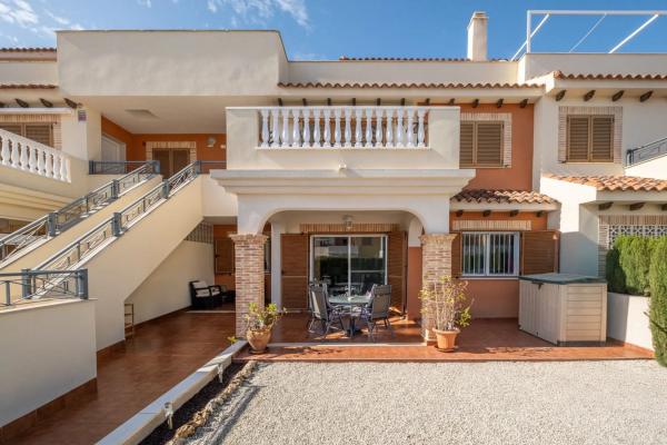Venta de piso en Calle Pino Piñonero, 47, Orihuela
 photo 1