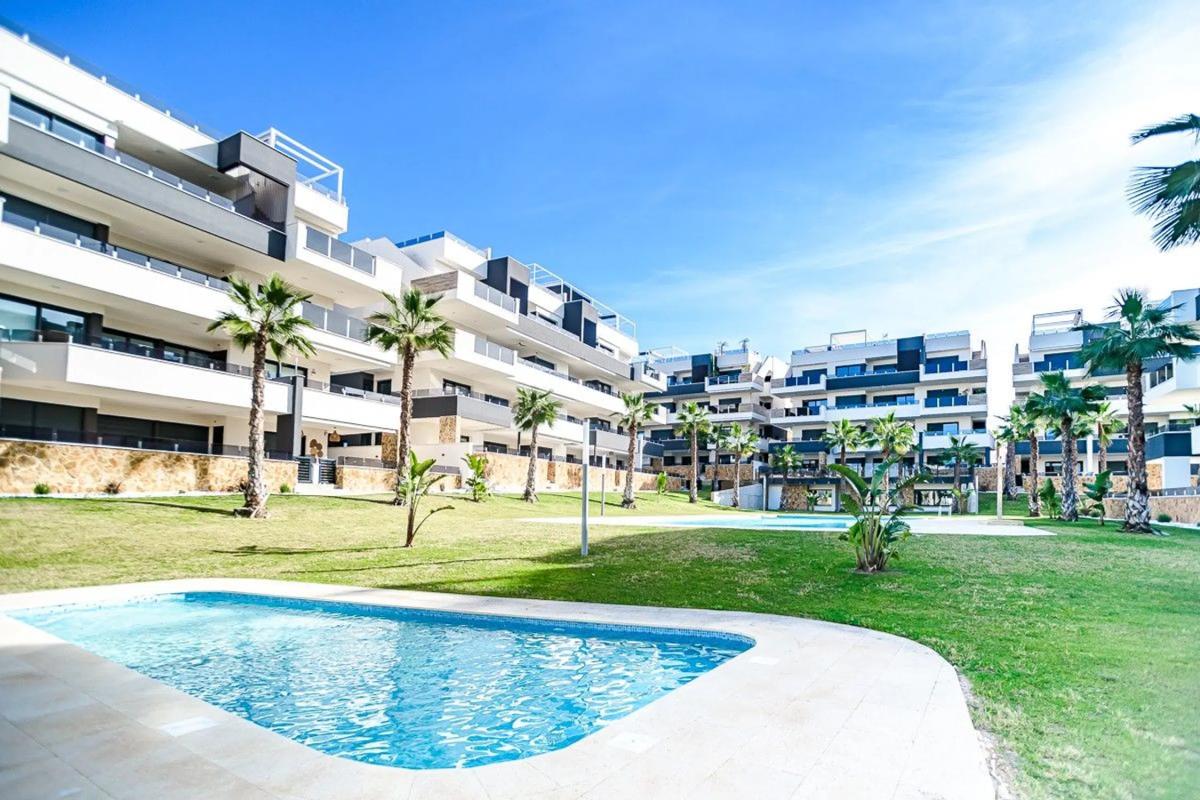 Venta de piso en Calle Lagos de Covadonga, Orihuela
 photo 4