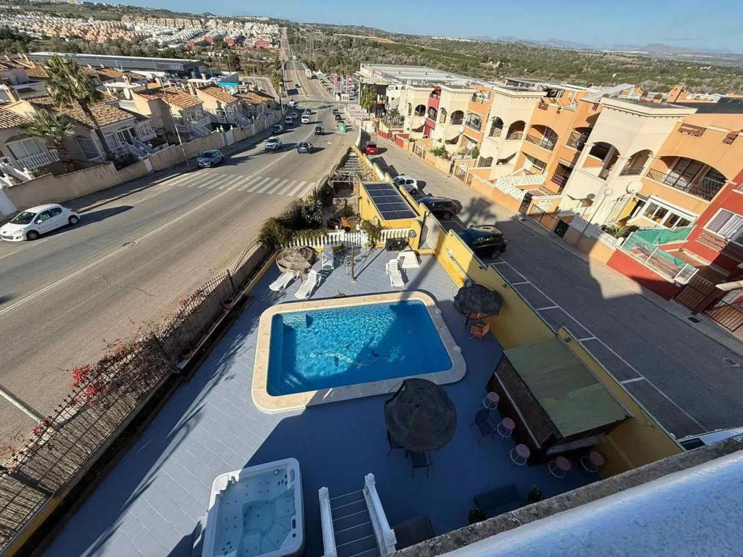 Sprzedaż niezależnego domku jednorodzinnego w  Calle Panticosa, Orihuela photo 4