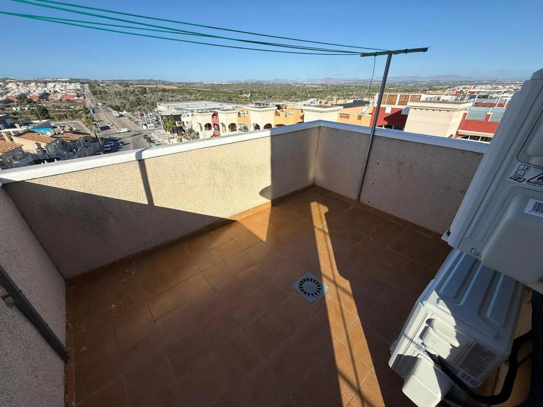 Venta de chalet independiente en Calle Lago Bañolas, Orihuela
photo 2