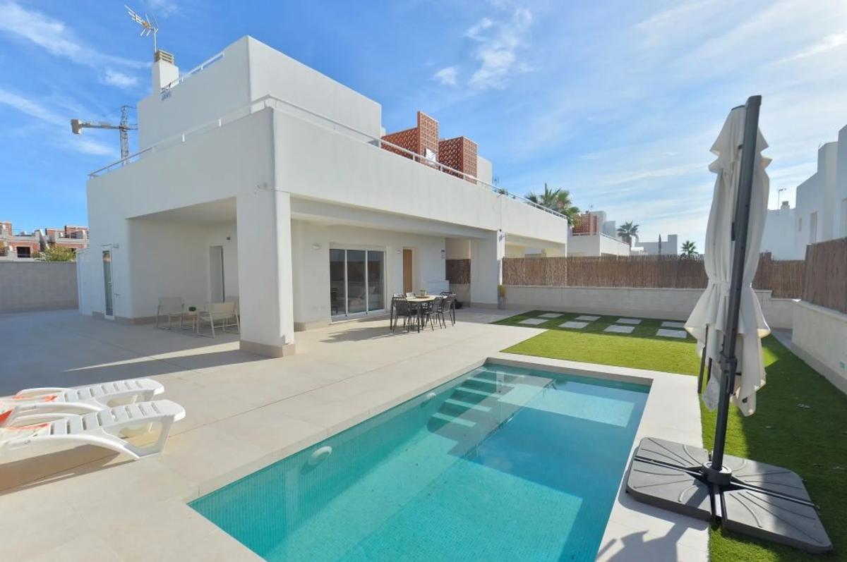 Properties for sale and rent in Spain photo 5