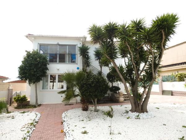 Independent chalet for sale in Calle Abedul, 24, Pilar de la Horadada
photo 1