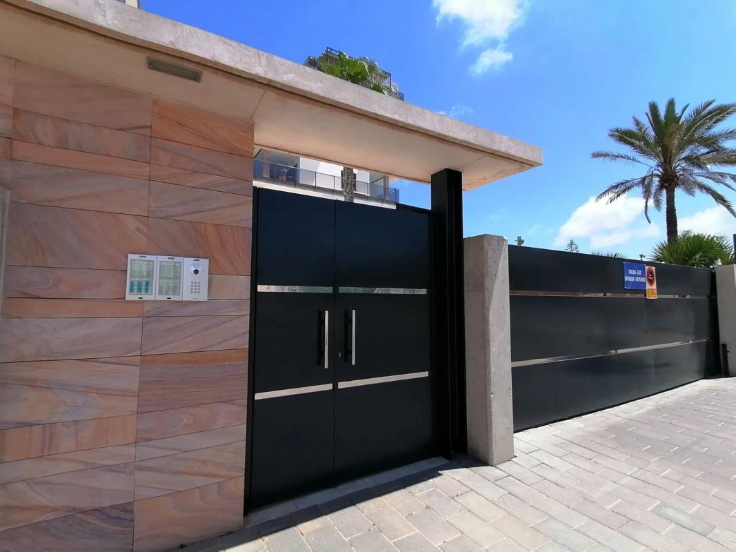 Sale of apartment in Calle Holanda, Pilar de la Horadada
 photo 3