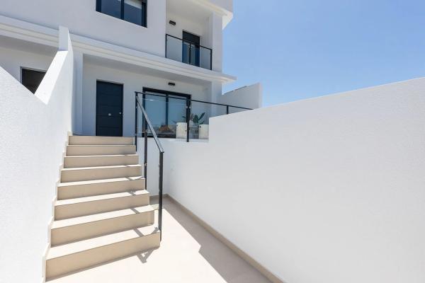 Chalet pareado en calle Rio Segura photo 4