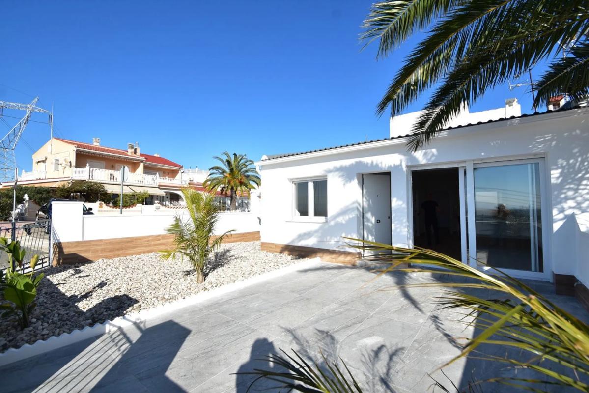 Sale of independent chalet in Barrio Rojales Hills - Rosa Bungalows, Rojales
photo 3