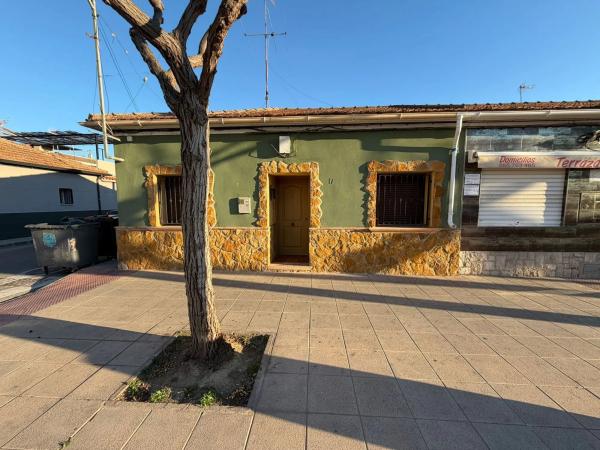 Chalet wolnostojący na sprzedaż w Calle Constitución, Rojales photo 1