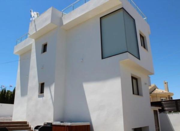 Chalet independiente en venta en Jupiter, 9, Rojales
thumbnail 1