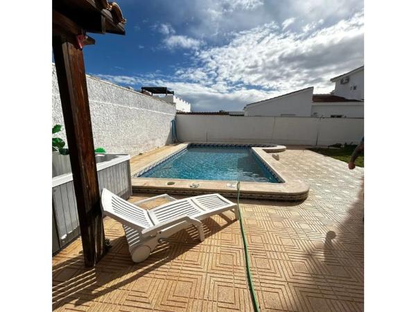 Chalet independiente en venta en Calle Doctor Giner Reus, Rojales
thumbnail 2