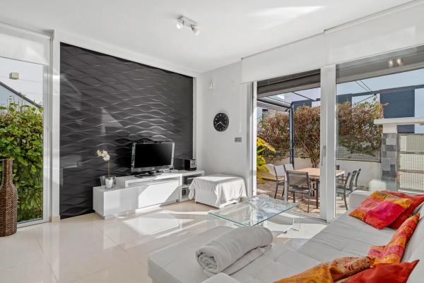 Chalet independiente en venta en Avenida del Salvador, 12, Rojales
thumbnail 2