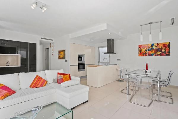 Chalet independiente en venta en Avenida del Salvador, 12, Rojales
 photo 4