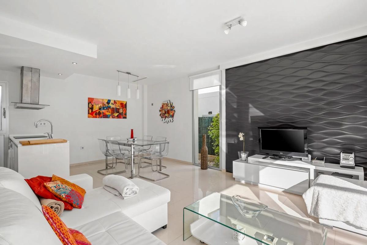 Sale of independent chalet in Avenida del Salvador, 12, Rojales
photo 5