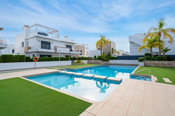 Sale of flat in Barrio Lo Marabú, Rojales
thumbnail 1