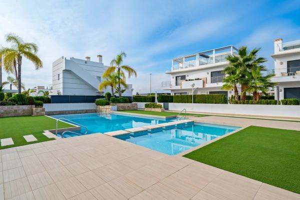 Sale of flat in Barrio Lo Marabú, Rojales
thumbnail 2
