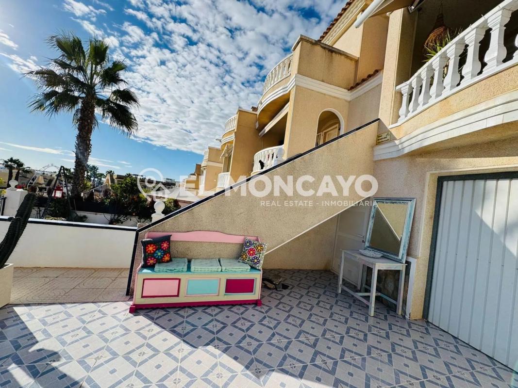 Sprzedaż szeregowego domku w  Calle Isla Menorca Número 2 , Rojales photo 5