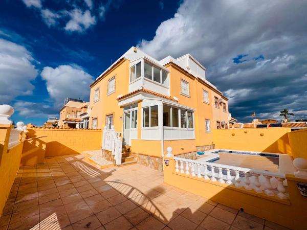 Chalet pareado photo 1