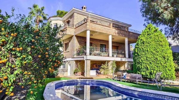 Chalet independiente en venta en Barrio Centro de la Ciudad Quesada, Rojales
photo 1