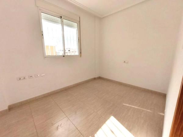 Chalet independiente en venta en Barrio Lo Marabú, Rojales
thumbnail 1