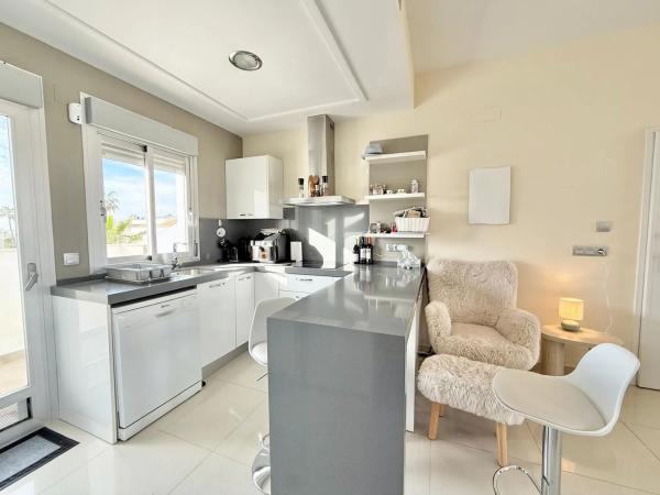 Sale of flat in Barrio Pueblo Bravo, Rojales
photo 1
