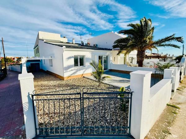 Chalet independiente en venta en Barrio Rojales Hills - Rosa Bungalows, Rojales
photo 1