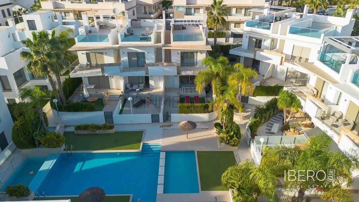 Sale of apartment in Calle Murillo, Rojales
photo 3