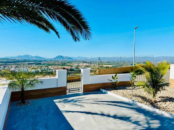 Chalet independiente en venta en Barrio Rojales Hills - Rosa Bungalows, Rojales
thumbnail 1