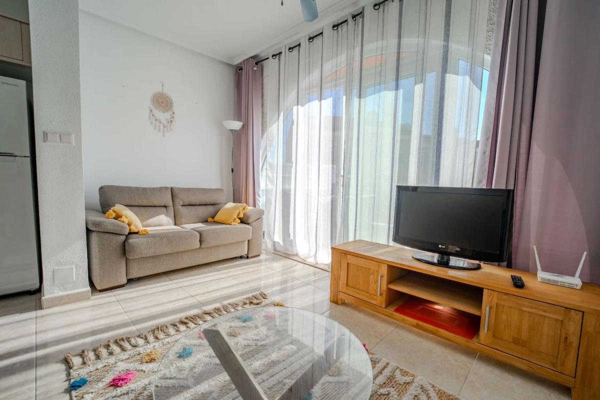 Sale of independent chalet in Barrio Doña Pepa, Rojales
photo 2