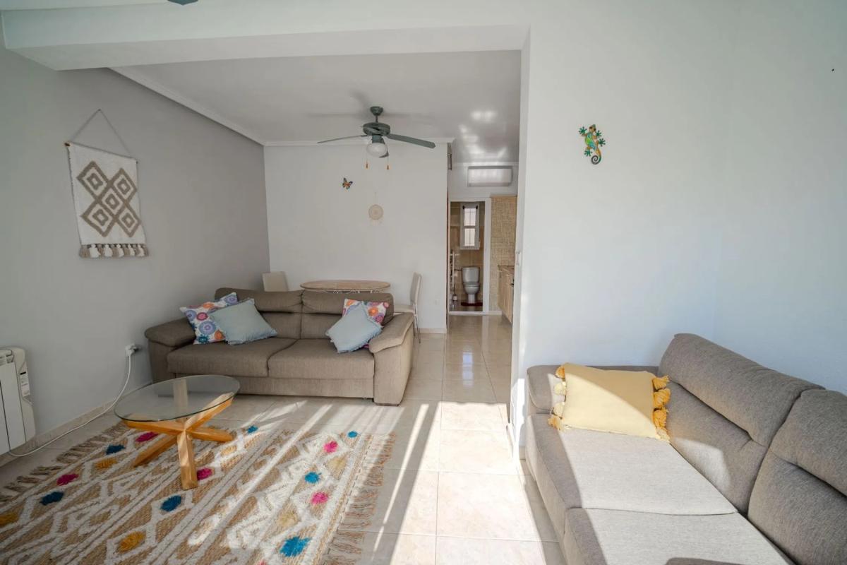 Sale of independent chalet in Barrio Doña Pepa, Rojales
photo 5