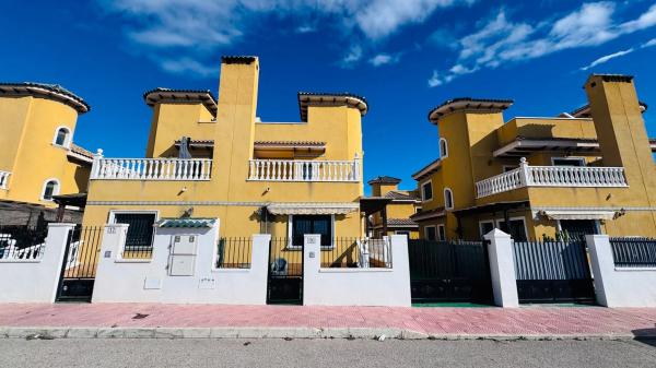 Chalet pareado en avenida Jorge Martínez Aspar photo 1