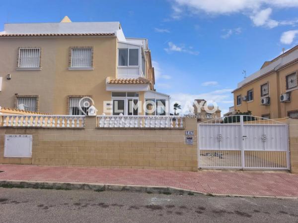 Chalet independiente en venta en Avenida de Gijón, Rojales
thumbnail 2