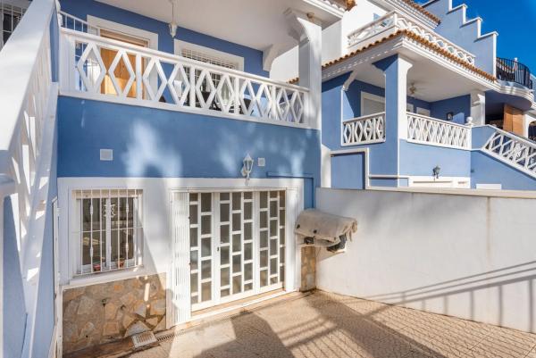 Chalet pareado en calle Tarragona thumbnail 2