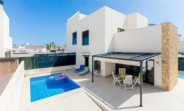 Chalet independiente en venta en Avenida Argentina, 91, Rojales
thumbnail 2