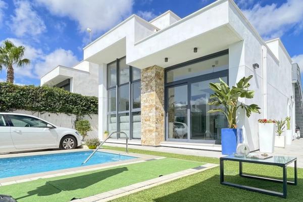 Chalet independiente en venta en Barrio Pueblo Bravo, Rojales
thumbnail 2