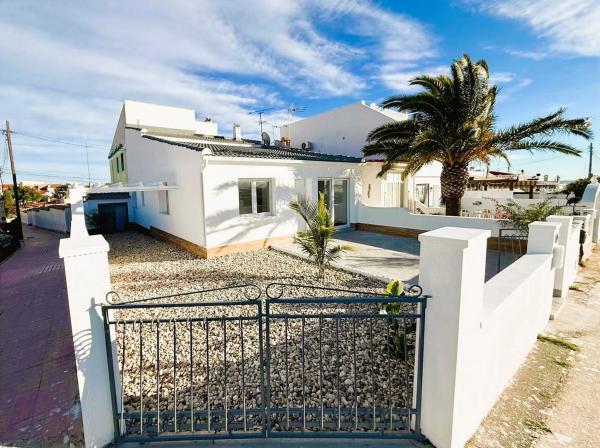Chalet adosado en venta en Calle Costa de Garraf , Rojales photo 1